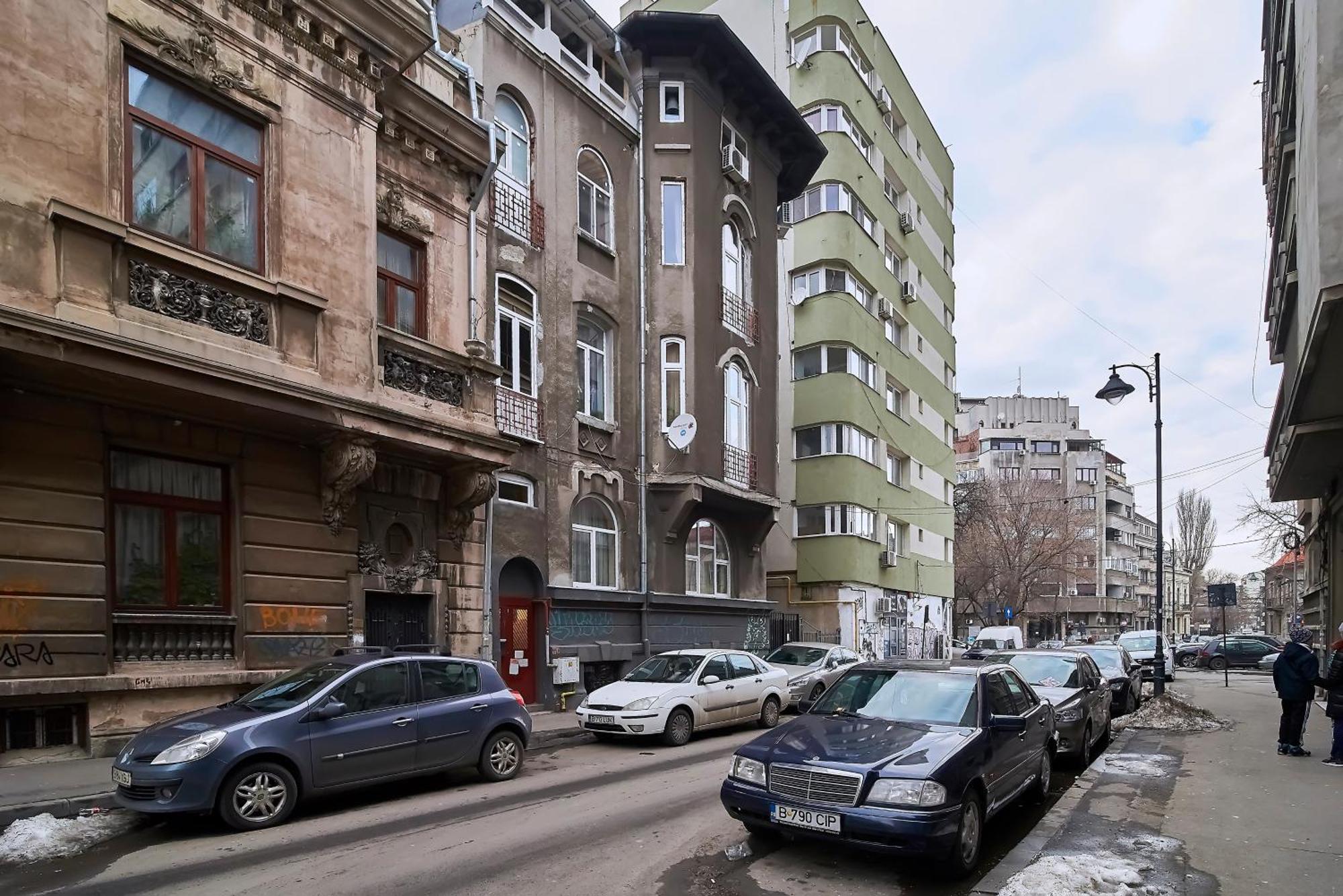 Downtown Home With Terrace By Urbanesq Бухарест Екстер'єр фото